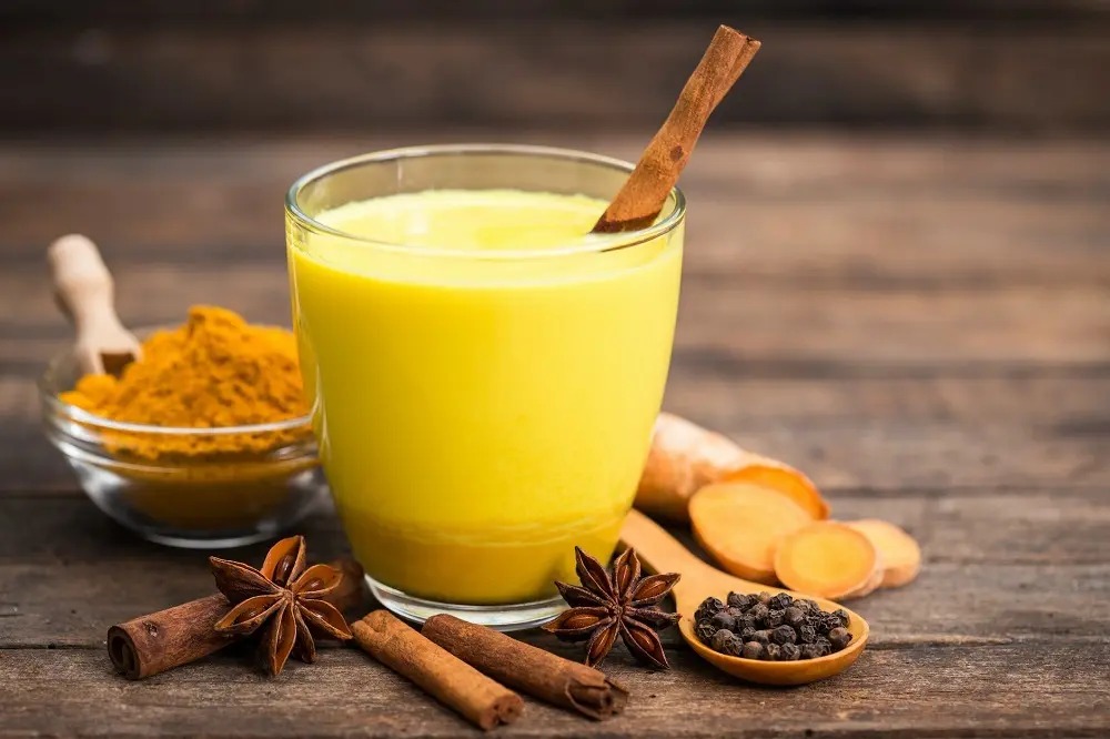 تاثیر شیر و زردچوبه برای کبد چرب