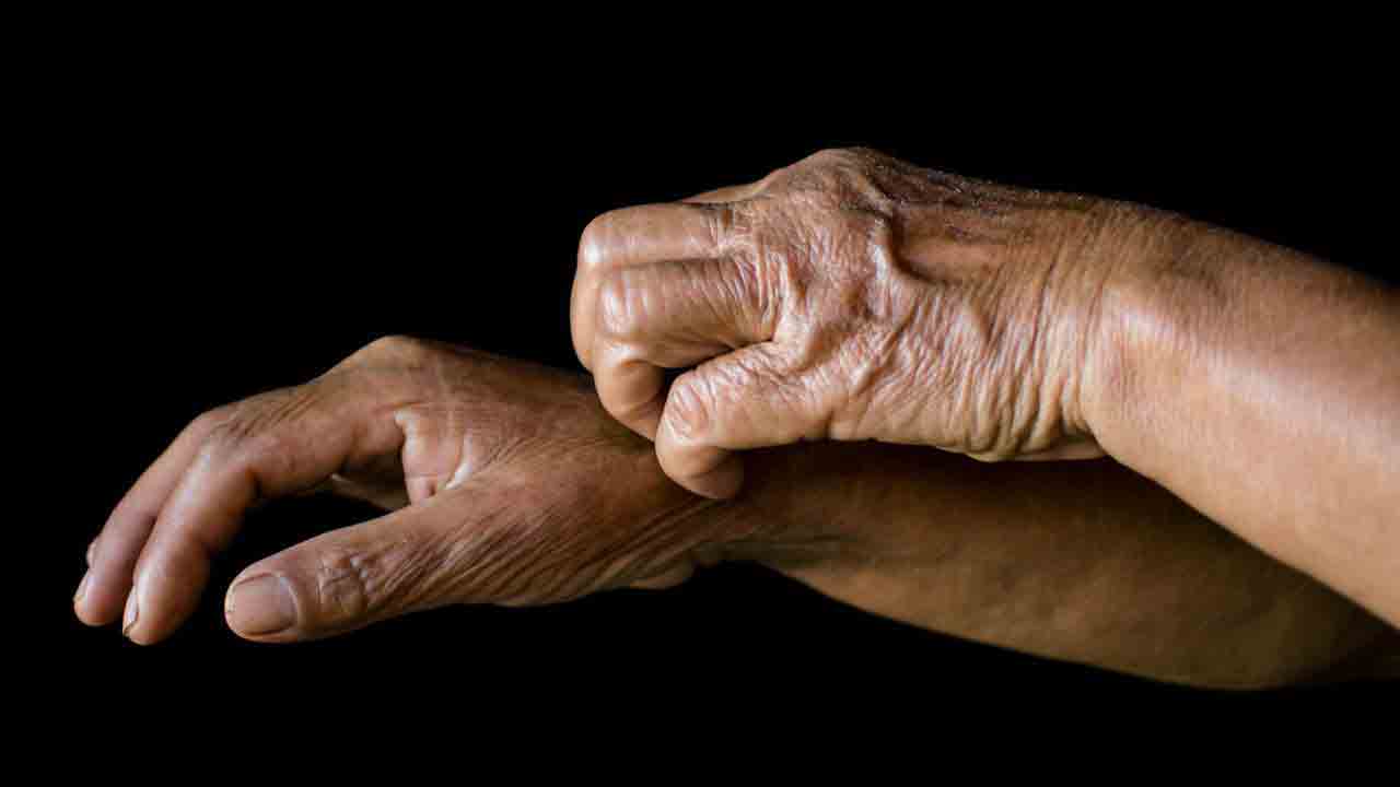 چرا تاول زدن ناگهانی در سالمندان جدی است؟